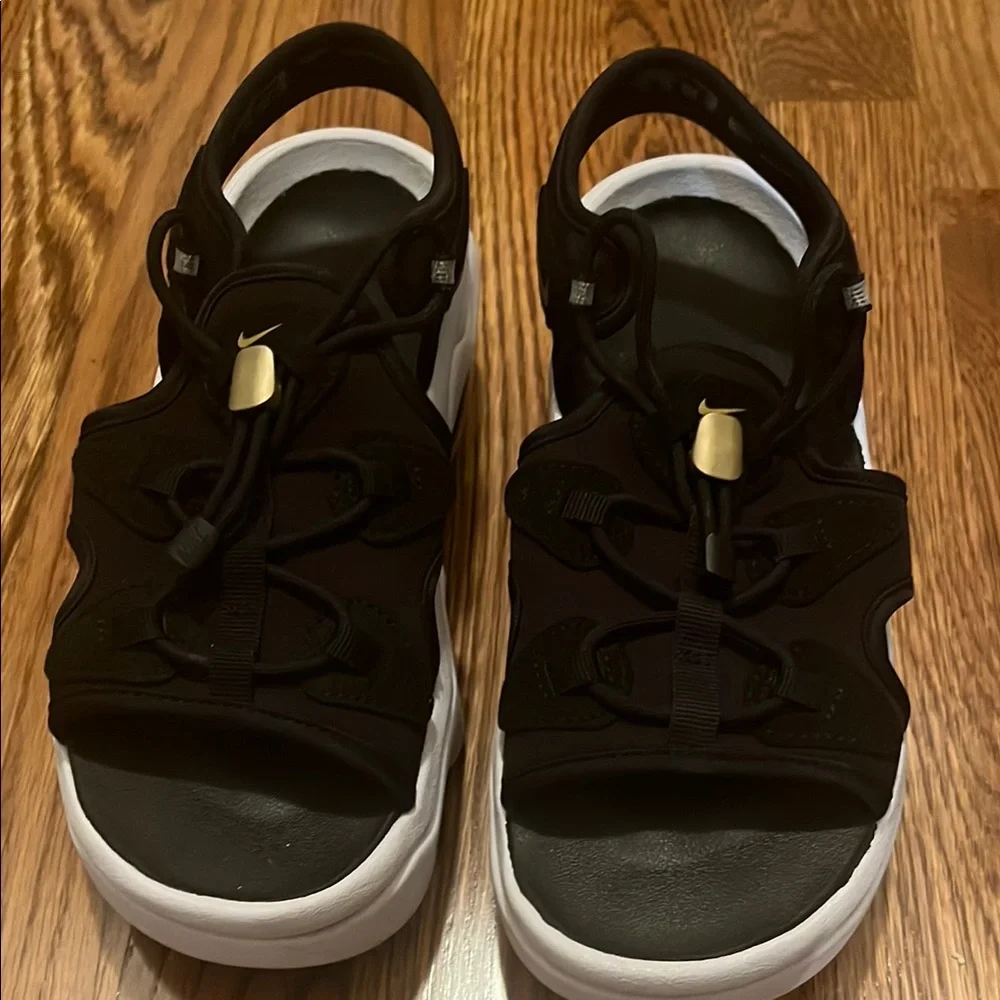 Nike Black and White Sport Sandals - Picture 1 of 3